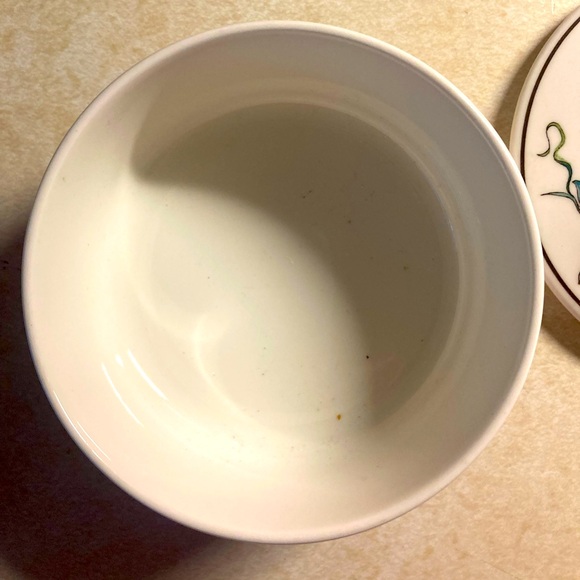 Villeroy & Boch porcelain trinket/tea/candy box EUC - Picture 2 of 6